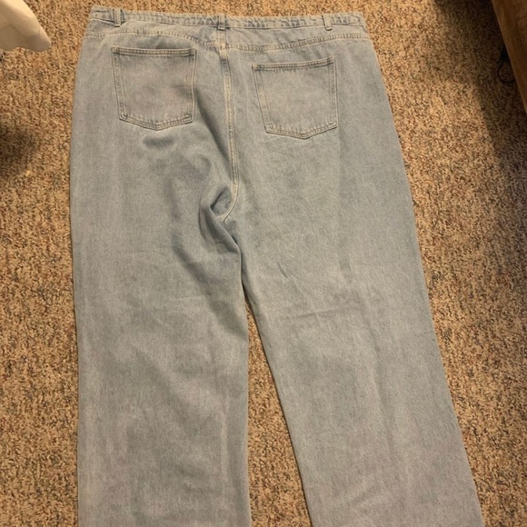 PrettyLittleThing Jeans - Picture 3 of 3